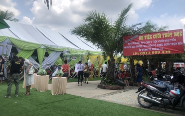 Tiệc cưới sảnh mở , sân vườn 