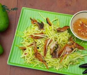 Gỏi xào khô cá lóc