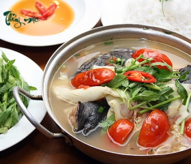 Lẩu cá tầm nấu măng