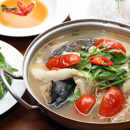 Lẩu cá tầm nấu măng